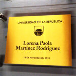 placa en acrilico y bronce