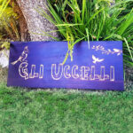 Carteles Tallados en Madera Dura