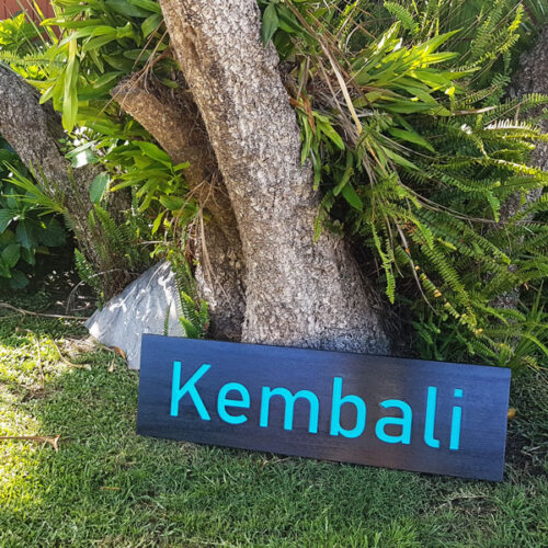 cartel de madera cartel tallado y pintado