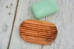 jabonera en madera para ducha